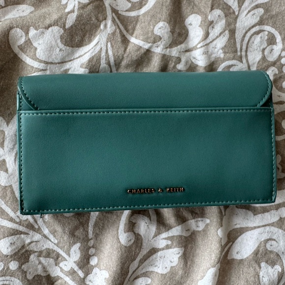 Charles & Keith - Teal Wallet with Removable, Adjustable Strap - Picture 3 of 10